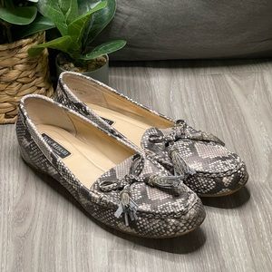 Isaac Mizrahi Snakeskin Tassle Loafers